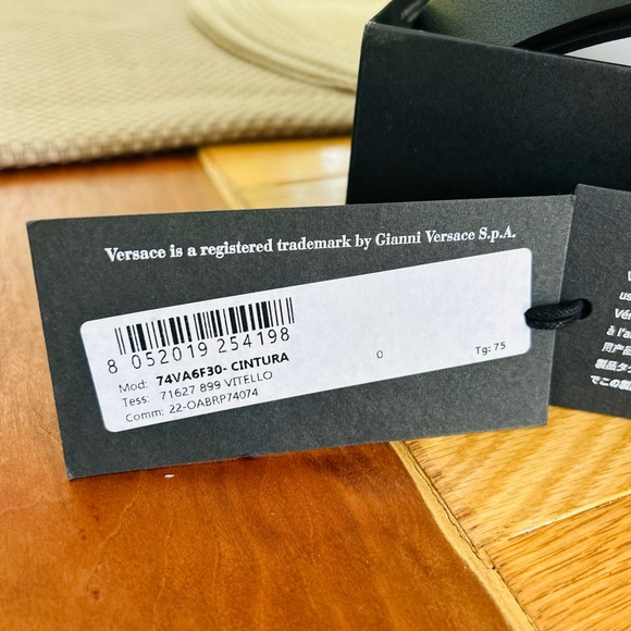 NWT Versace Belt in Black Gold Size 75-90 - Picture 9 of 16